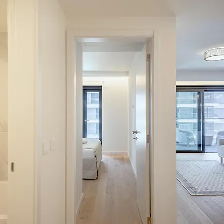 Appartement Modern With Balcony And Pool Ii By Homing