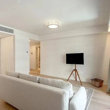 Modern With Balcony And Pool Ii By Homing Appartement Lisboa