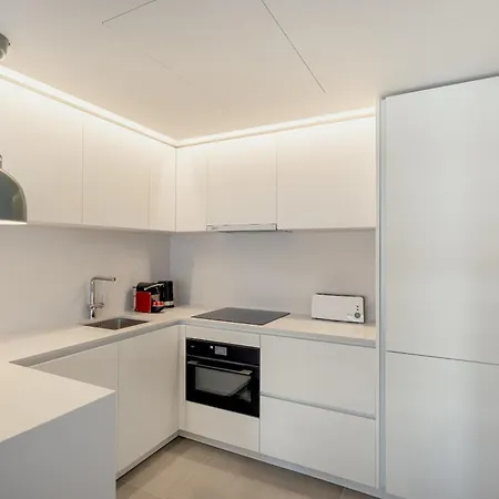 Modern With Balcony And Pool Ii By Homing Appartement *