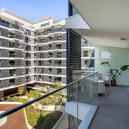 Modern With Balcony And Pool Ii By Homing Appartement *